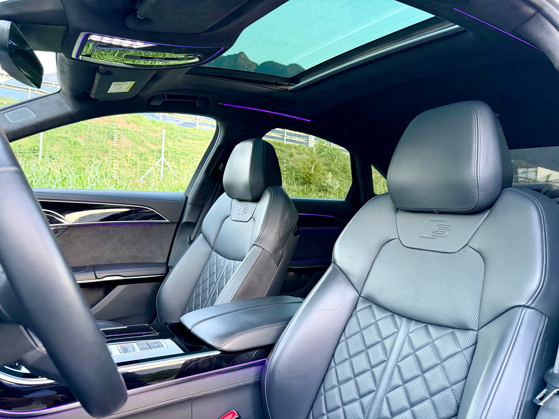 AUDI A8 55 TFSI quattro tiptronic-image-8