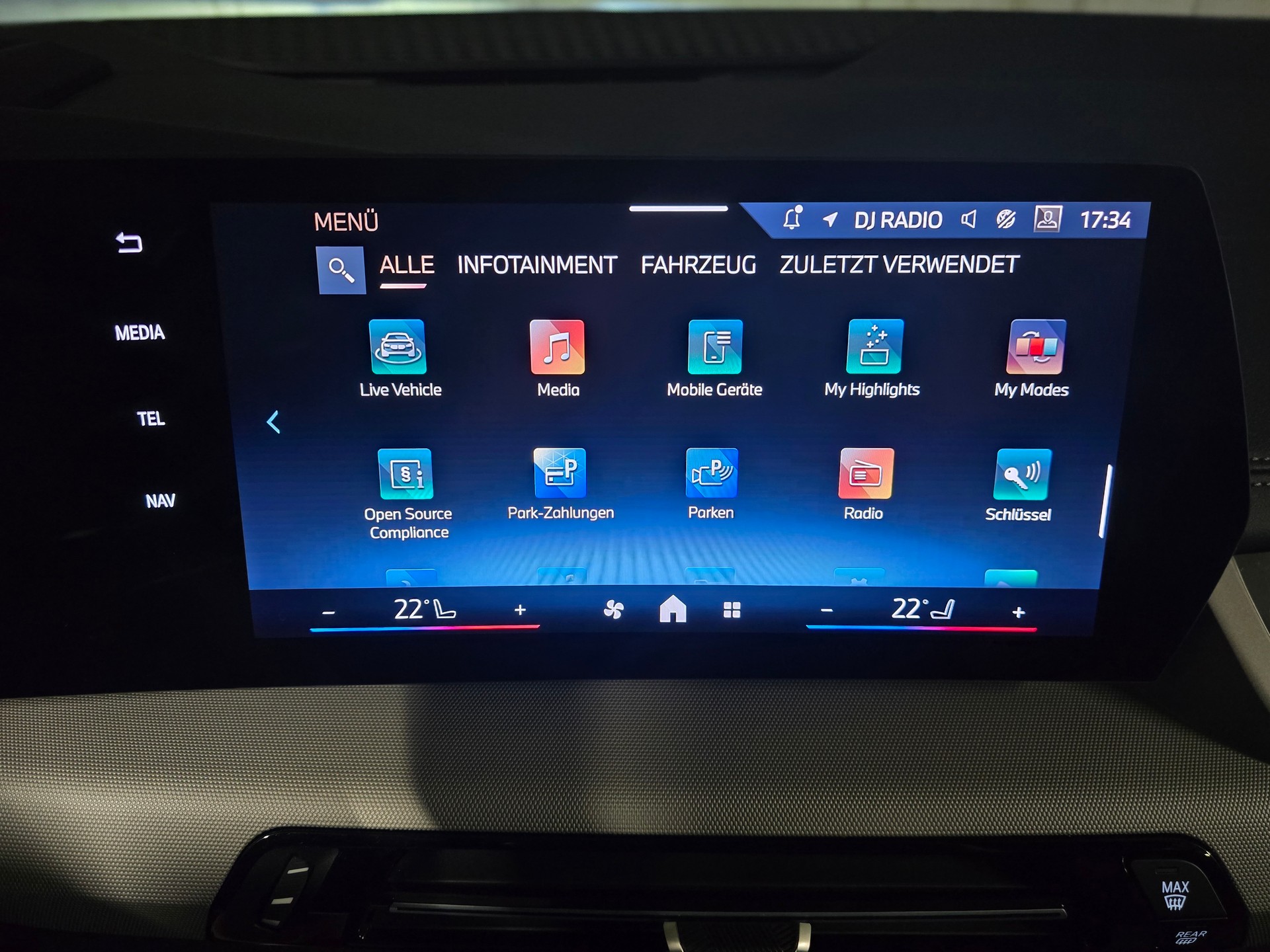 BMW 218 Active Tourer 218d Active Tourer DKG-image-17
