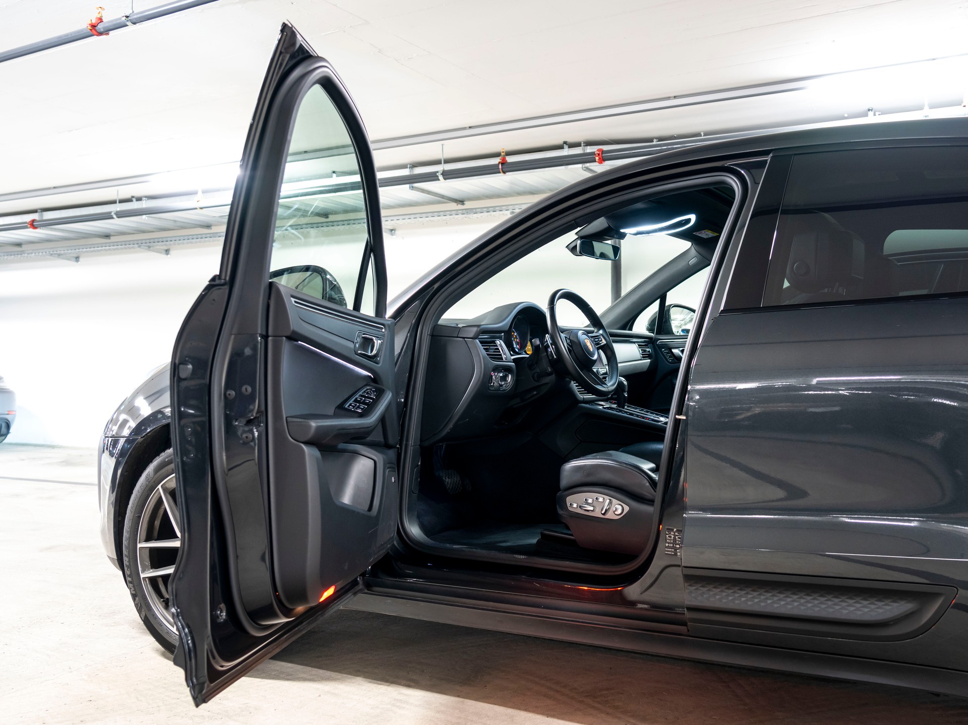 PORSCHE Macan PDK-image-12