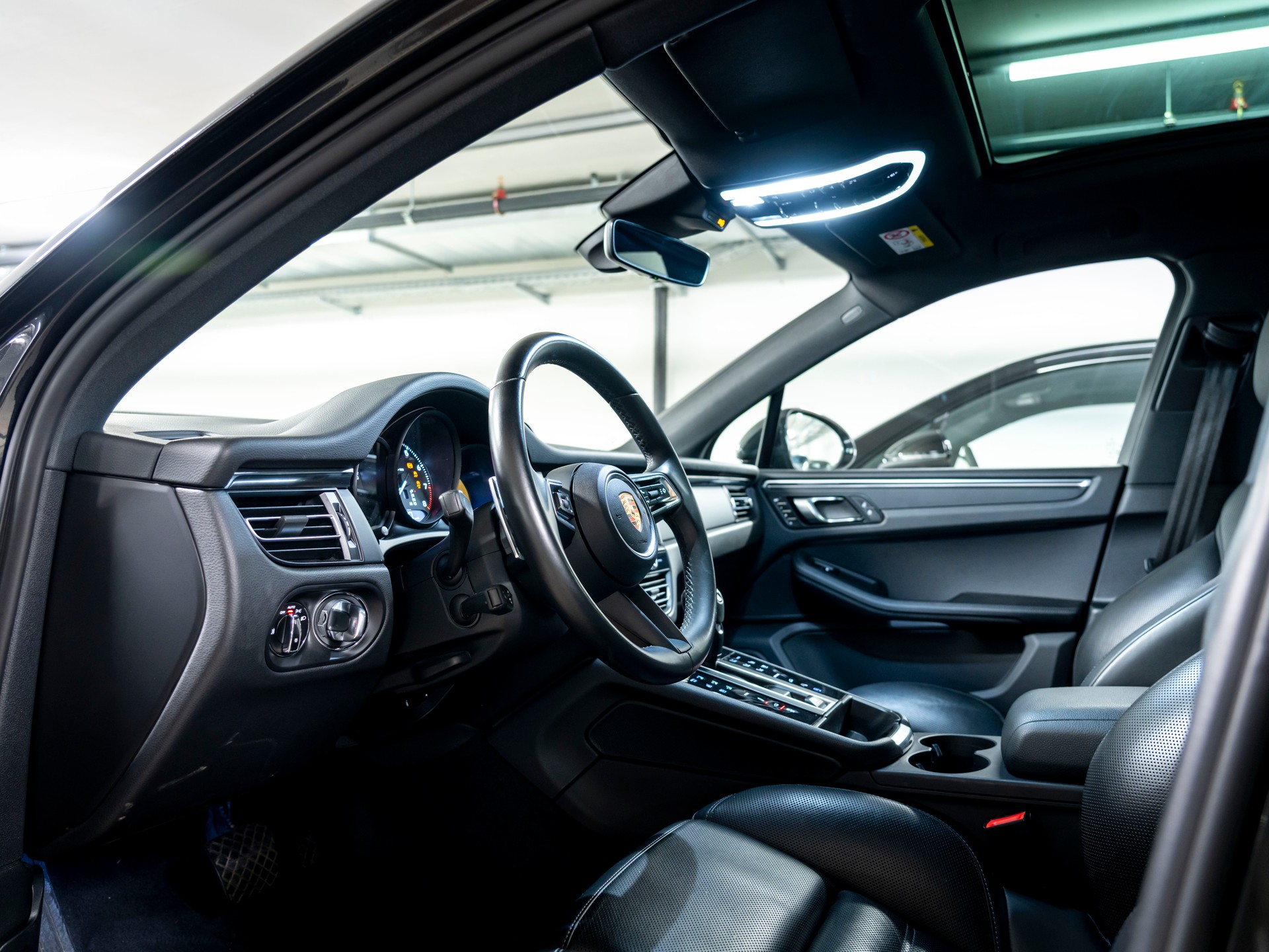 PORSCHE Macan PDK-image-16