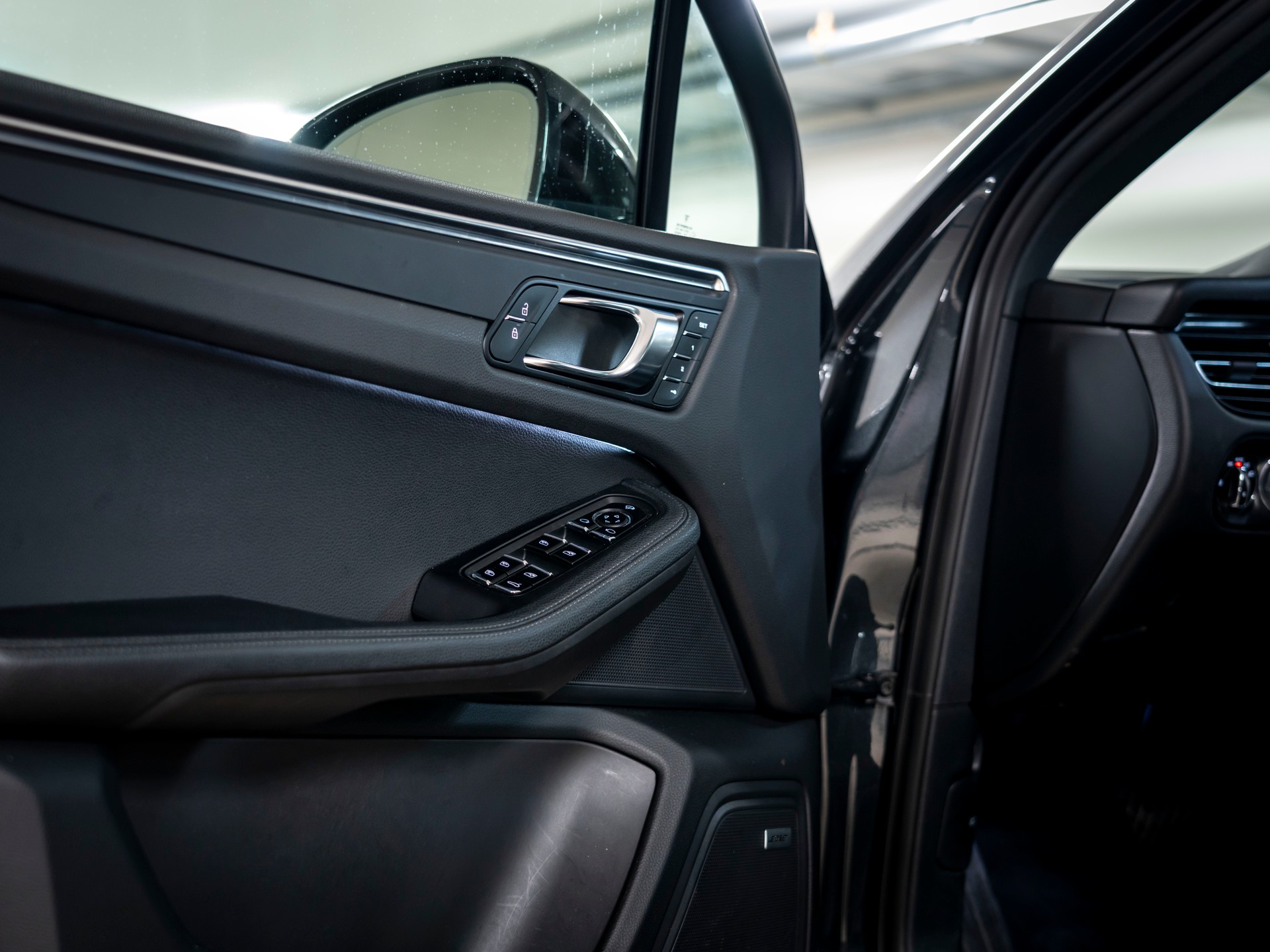 PORSCHE Macan PDK-image-18