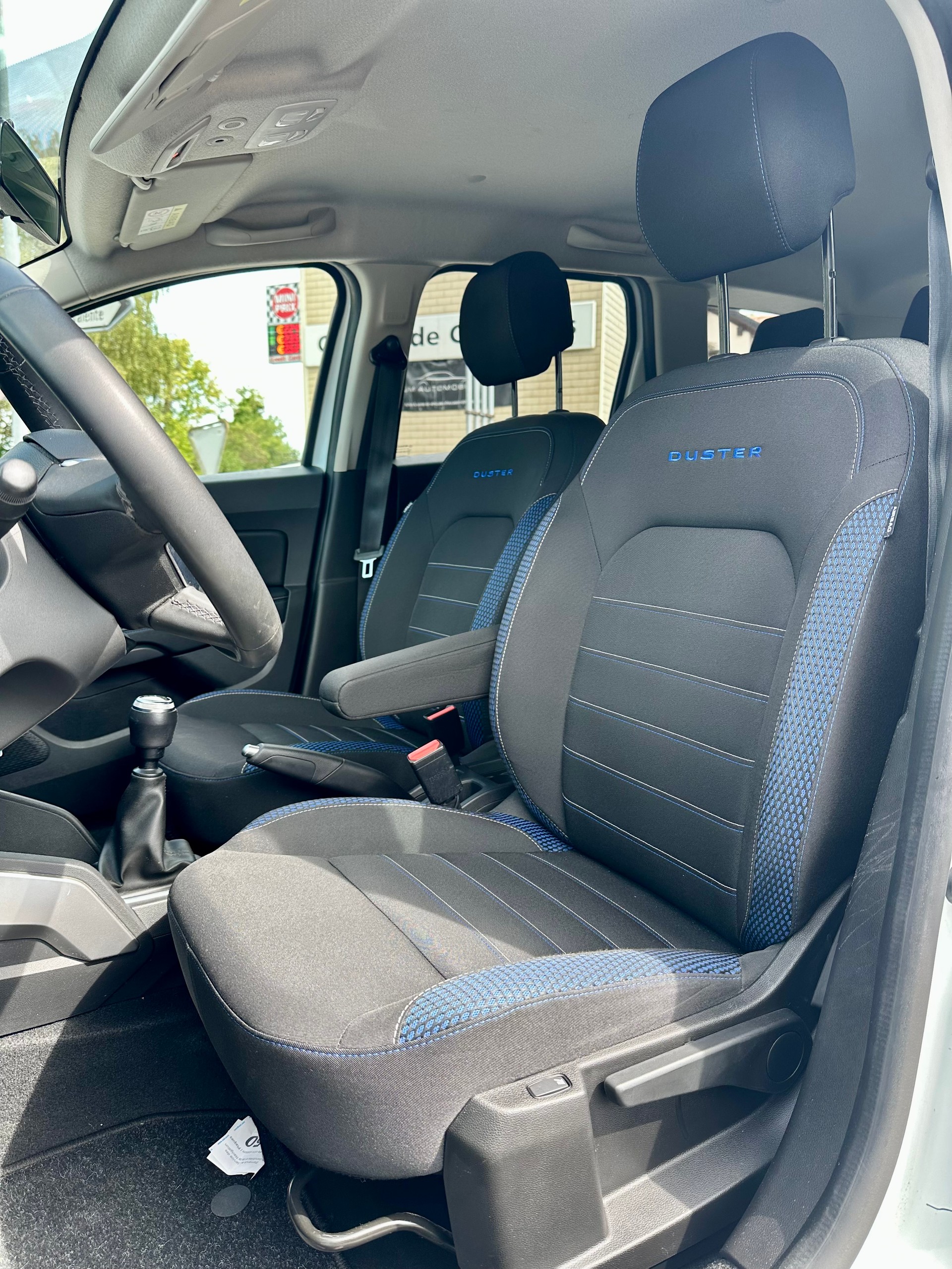 DACIA Duster TCe 130 Prestige 4x4-image-11