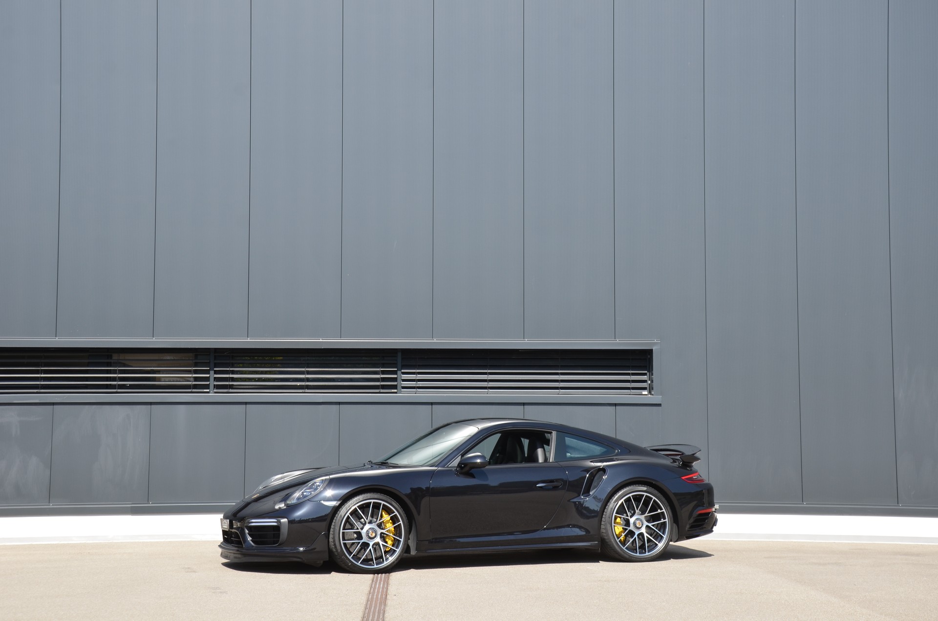 PORSCHE 911 Turbo S PDK-image-1