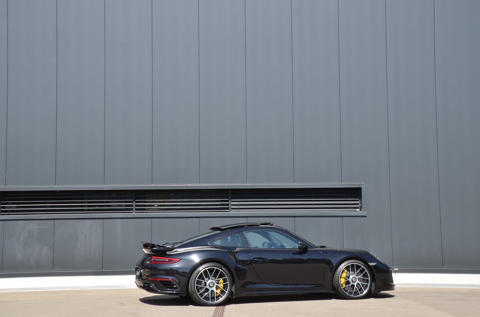 PORSCHE 911 Turbo S PDK-image-3
