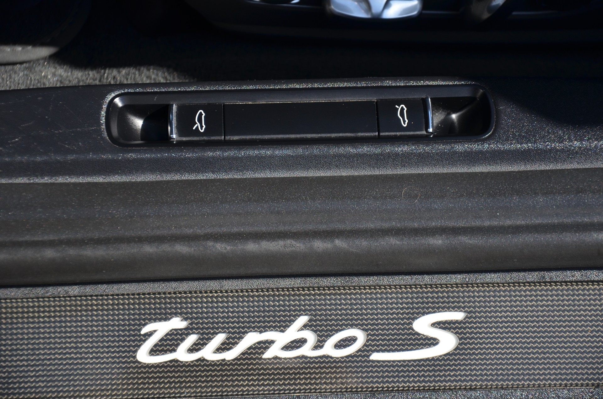 PORSCHE 911 Turbo S PDK-image-10