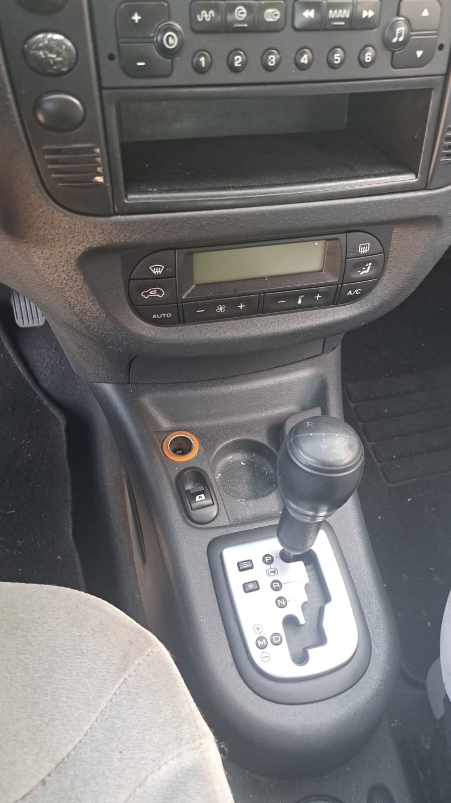 CITROEN C3 1.4i Exclusive AUTOMAT-image-9
