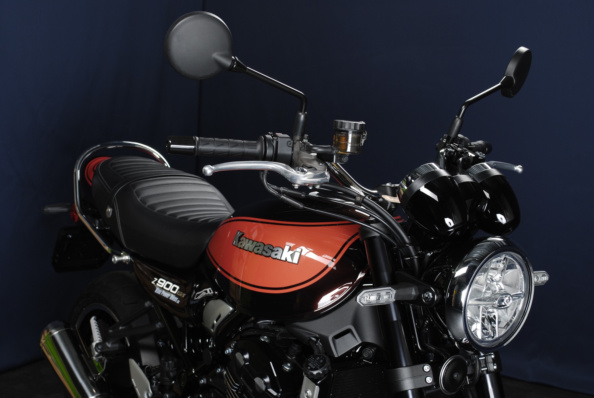 KAWASAKI Z 900 RS MY21-showroom-element-3
