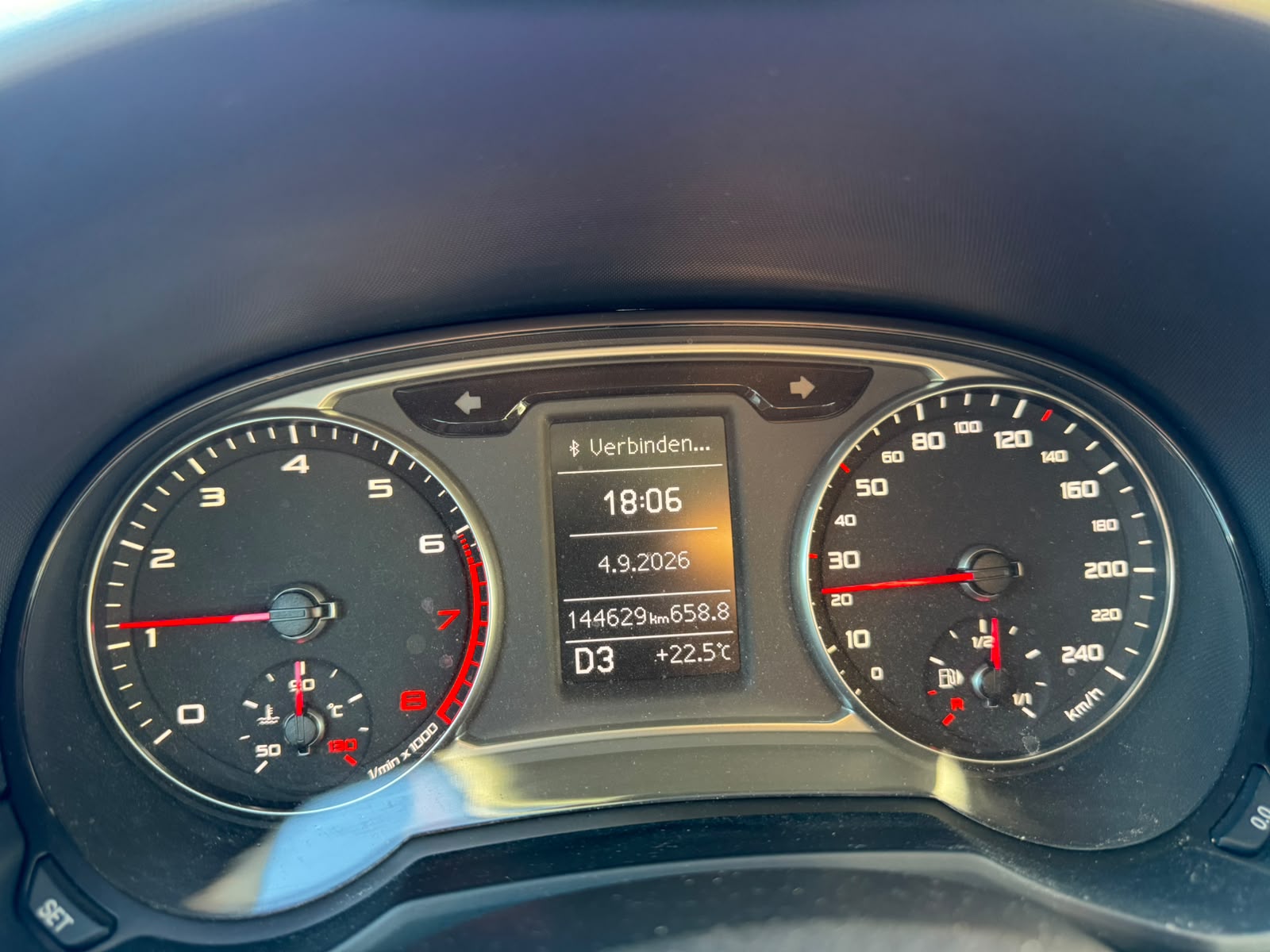 AUDI A1 1.4 TFSI Ambition S-tronic-image-14