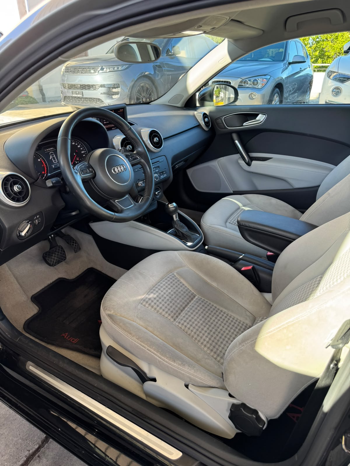 AUDI A1 1.4 TFSI Ambition S-tronic-image-8