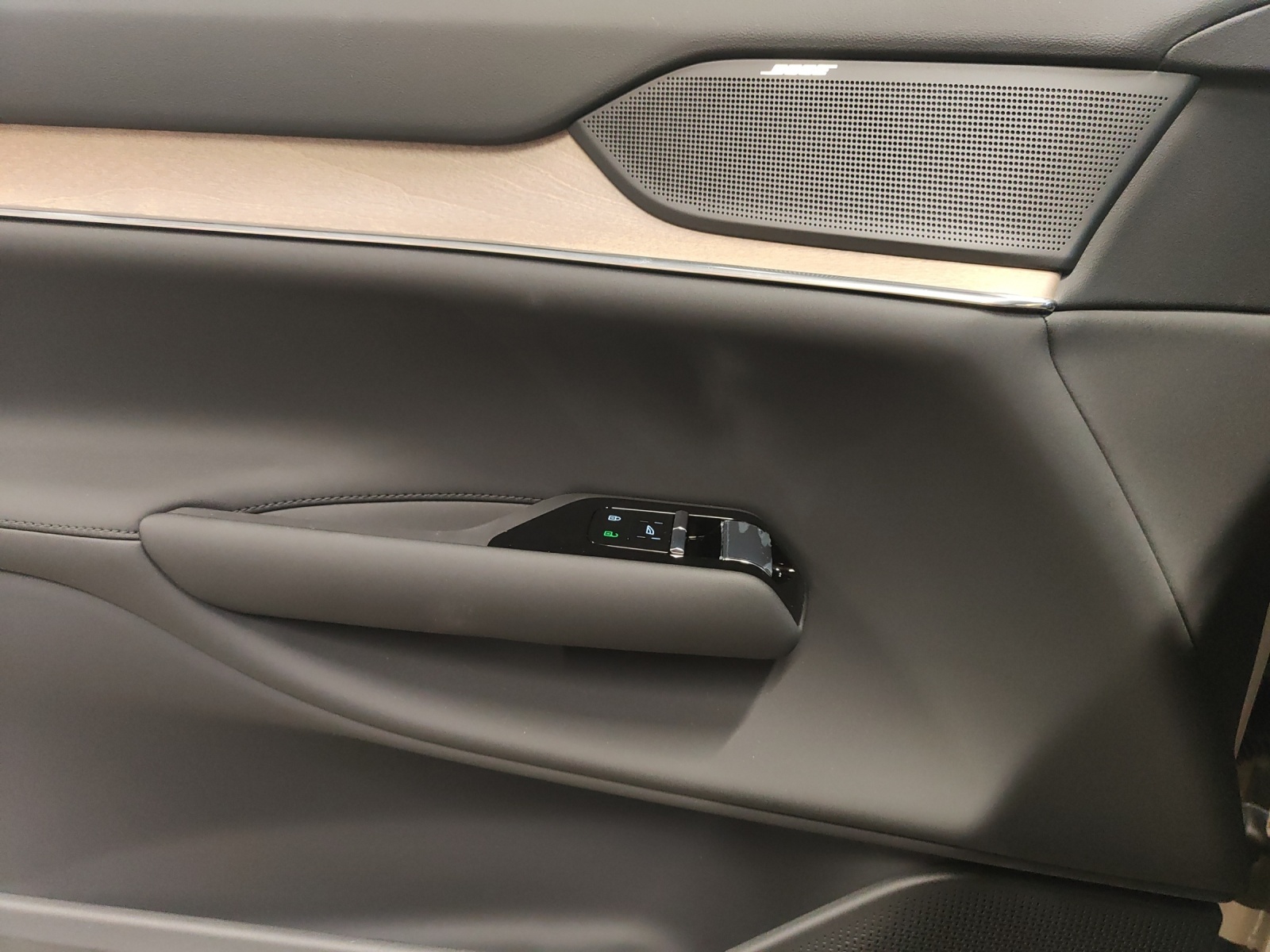 VOLVO EX90 Twin Performance Ultra AWD-image-10