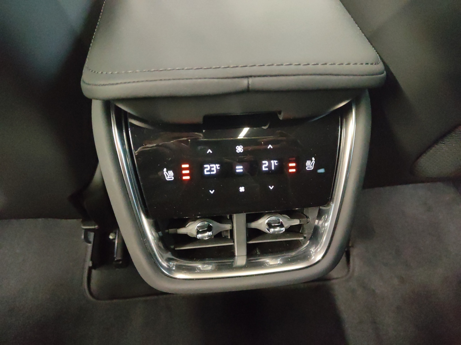 VOLVO EX90 Twin Performance Ultra AWD-image-6