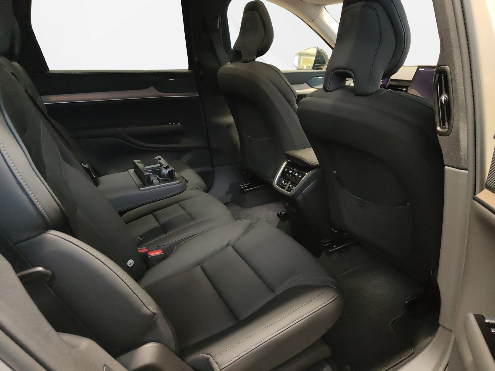 VOLVO EX90 Twin Performance Ultra AWD-image-5
