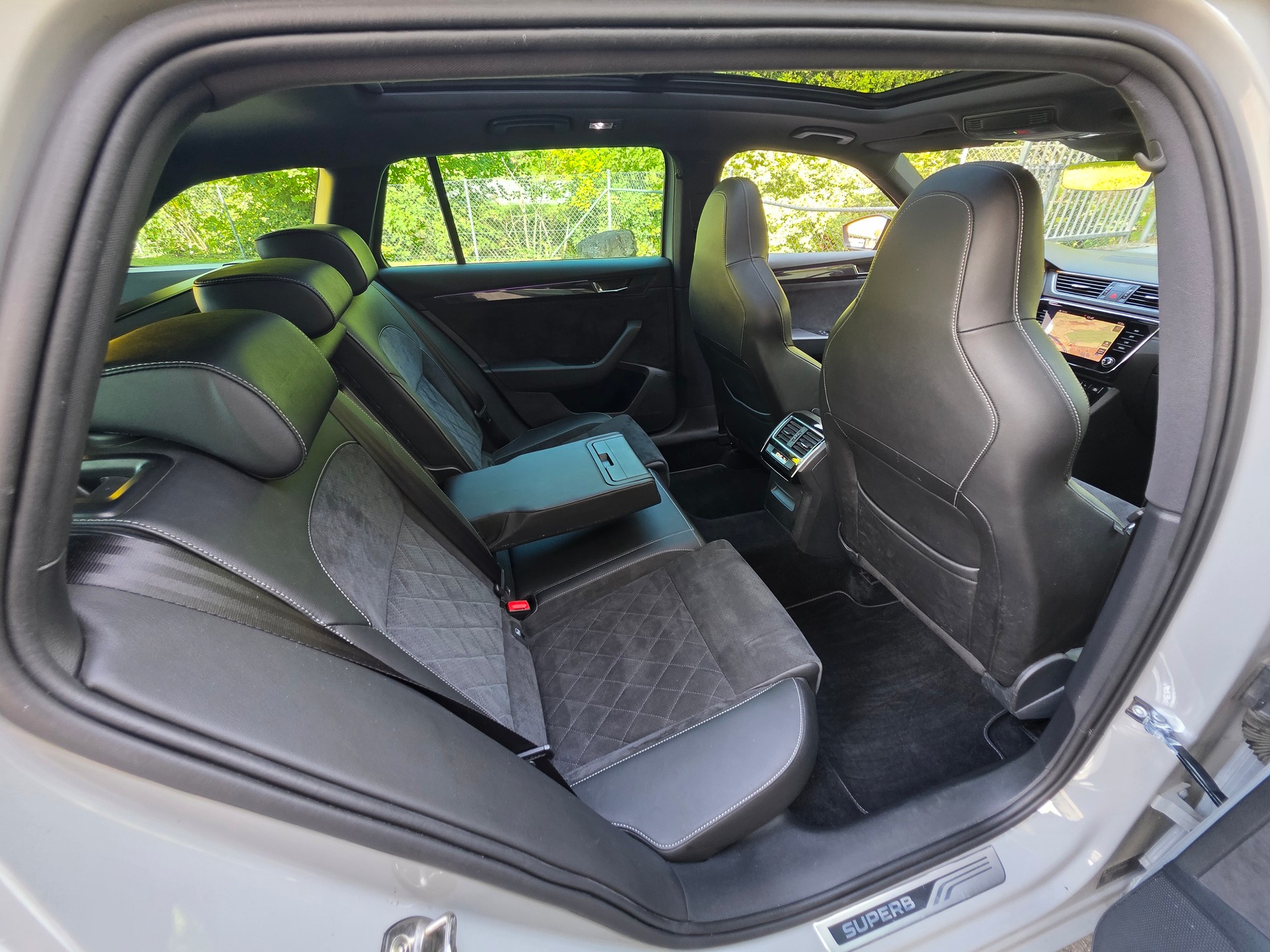 SKODA Superb Combi 2.0 TSI SportLine+ DSG 4x4-image-25