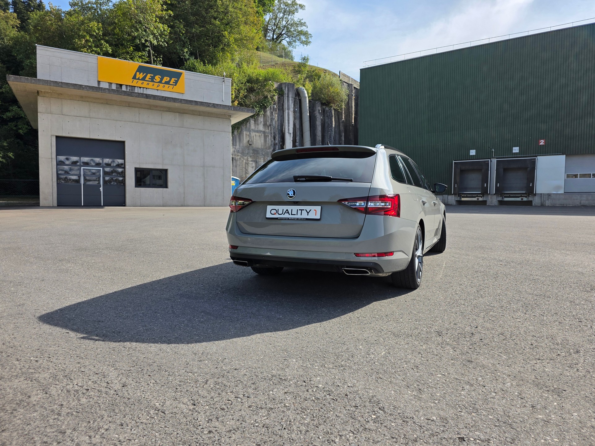 SKODA Superb Combi 2.0 TSI SportLine+ DSG 4x4-image-19