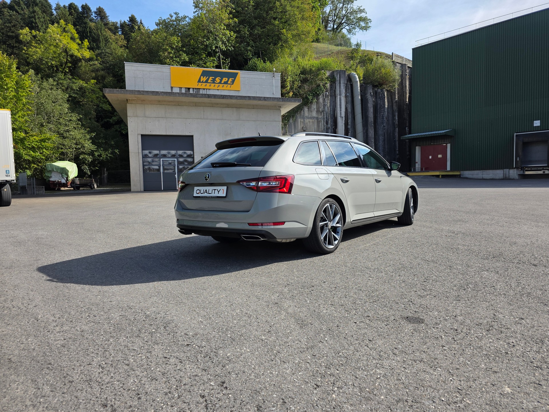 SKODA Superb Combi 2.0 TSI SportLine+ DSG 4x4-image-17