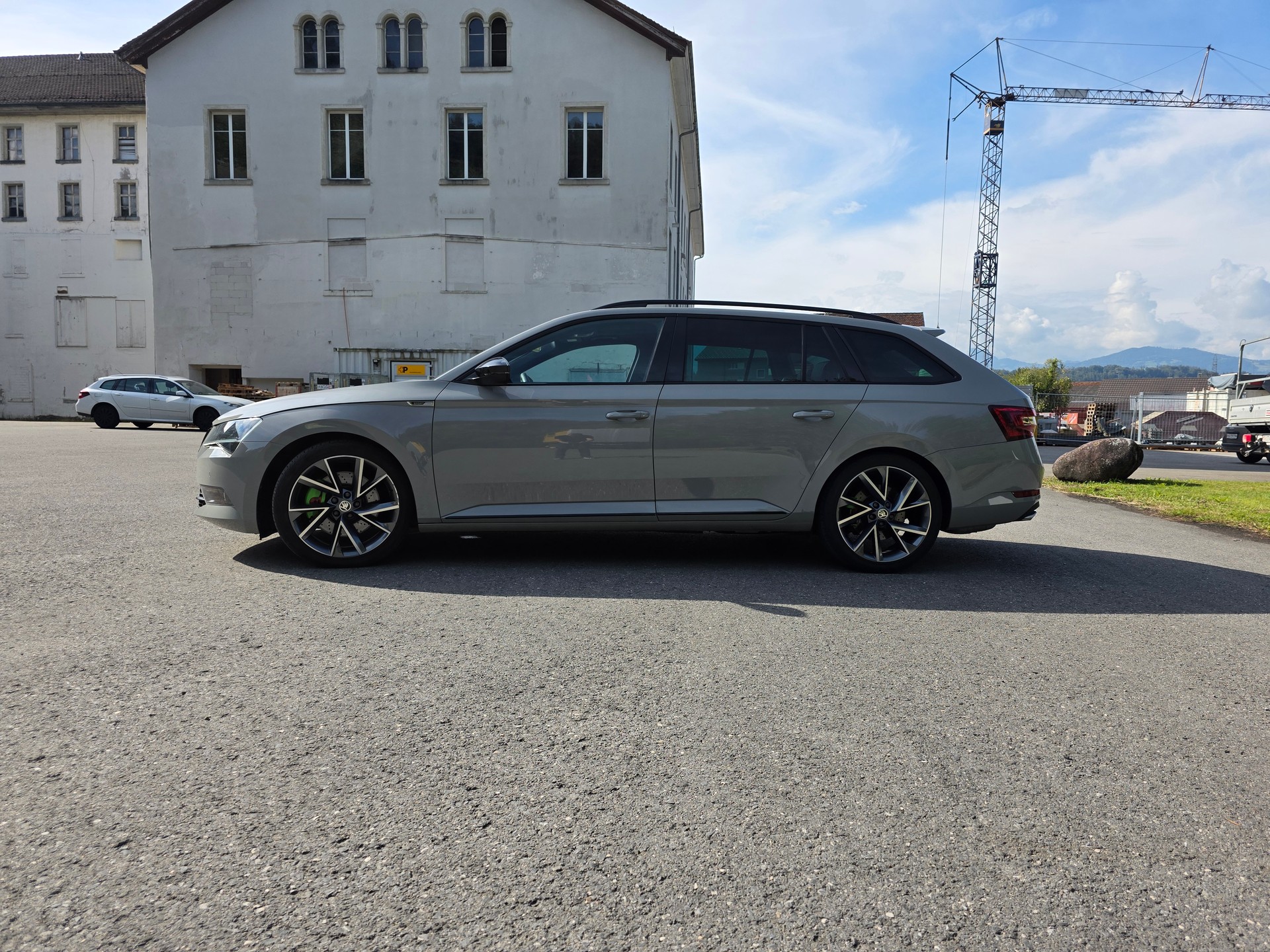 SKODA Superb Combi 2.0 TSI SportLine+ DSG 4x4-image-13