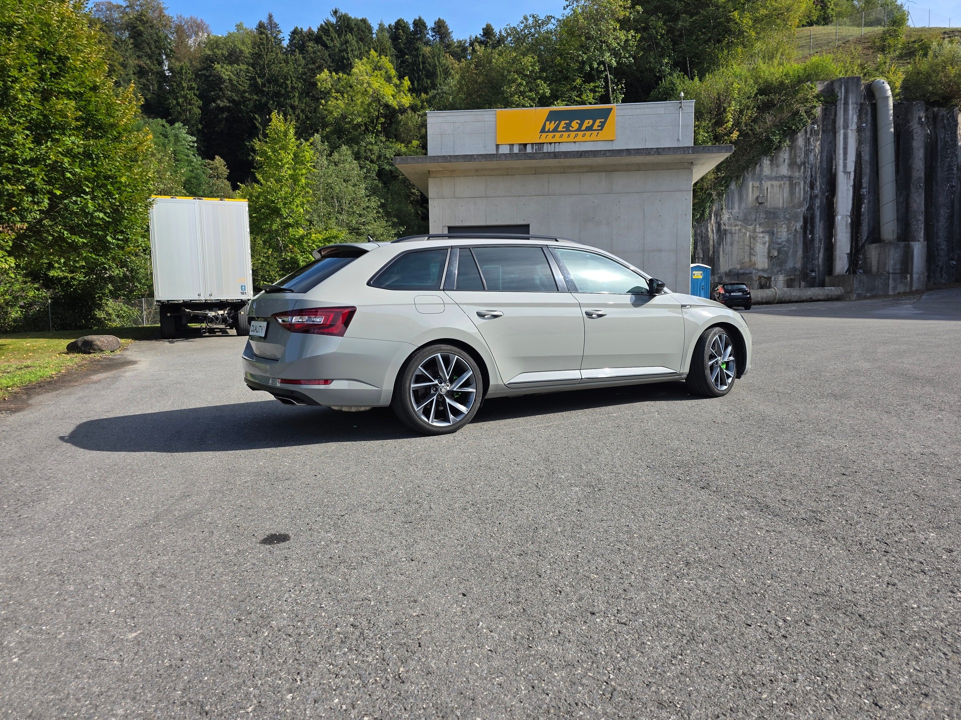 SKODA Superb Combi 2.0 TSI SportLine+ DSG 4x4-image-15