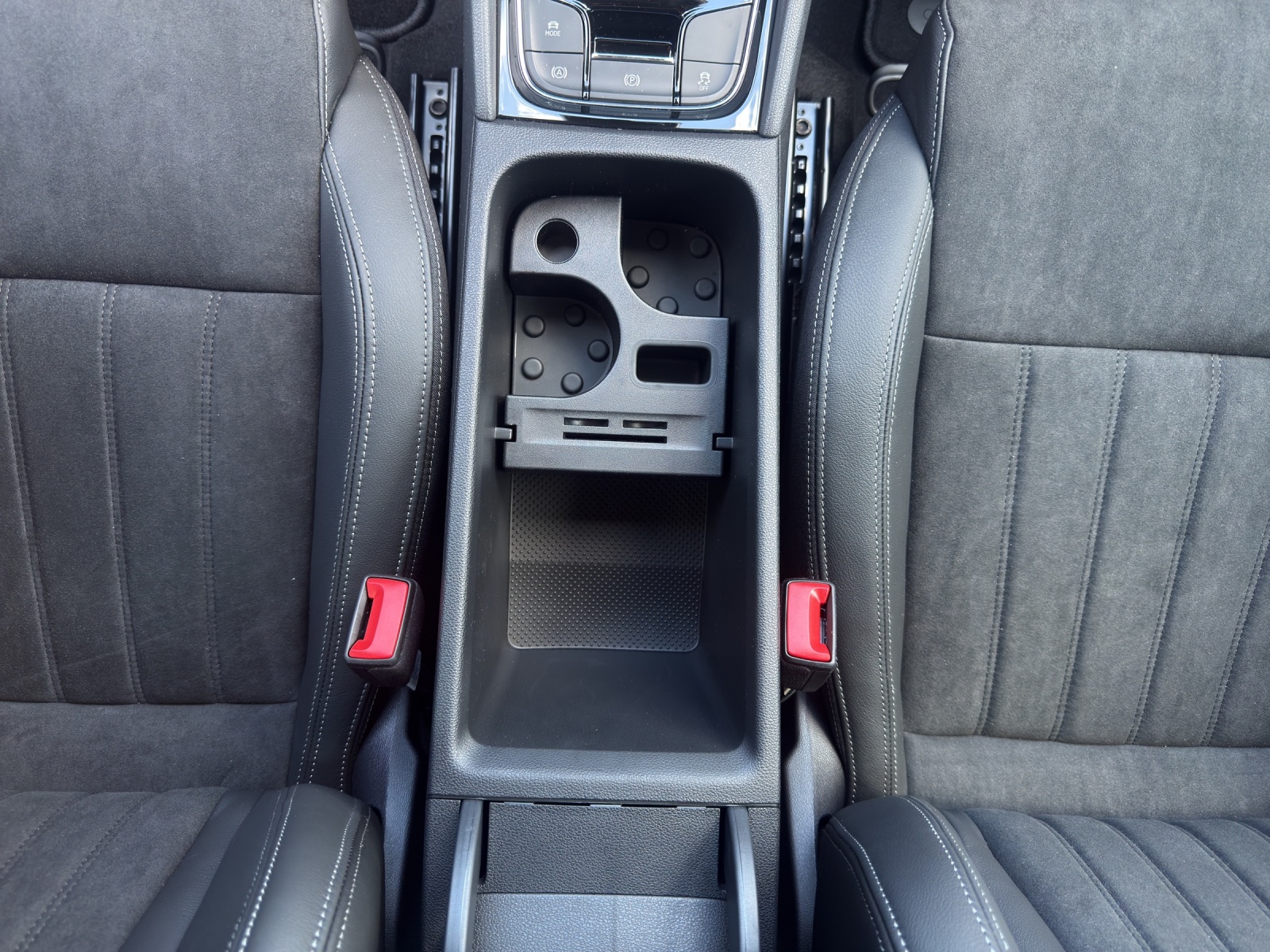 SKODA Karoq 2.0 TDI CR Dynamic 4x4 DSG-image-24