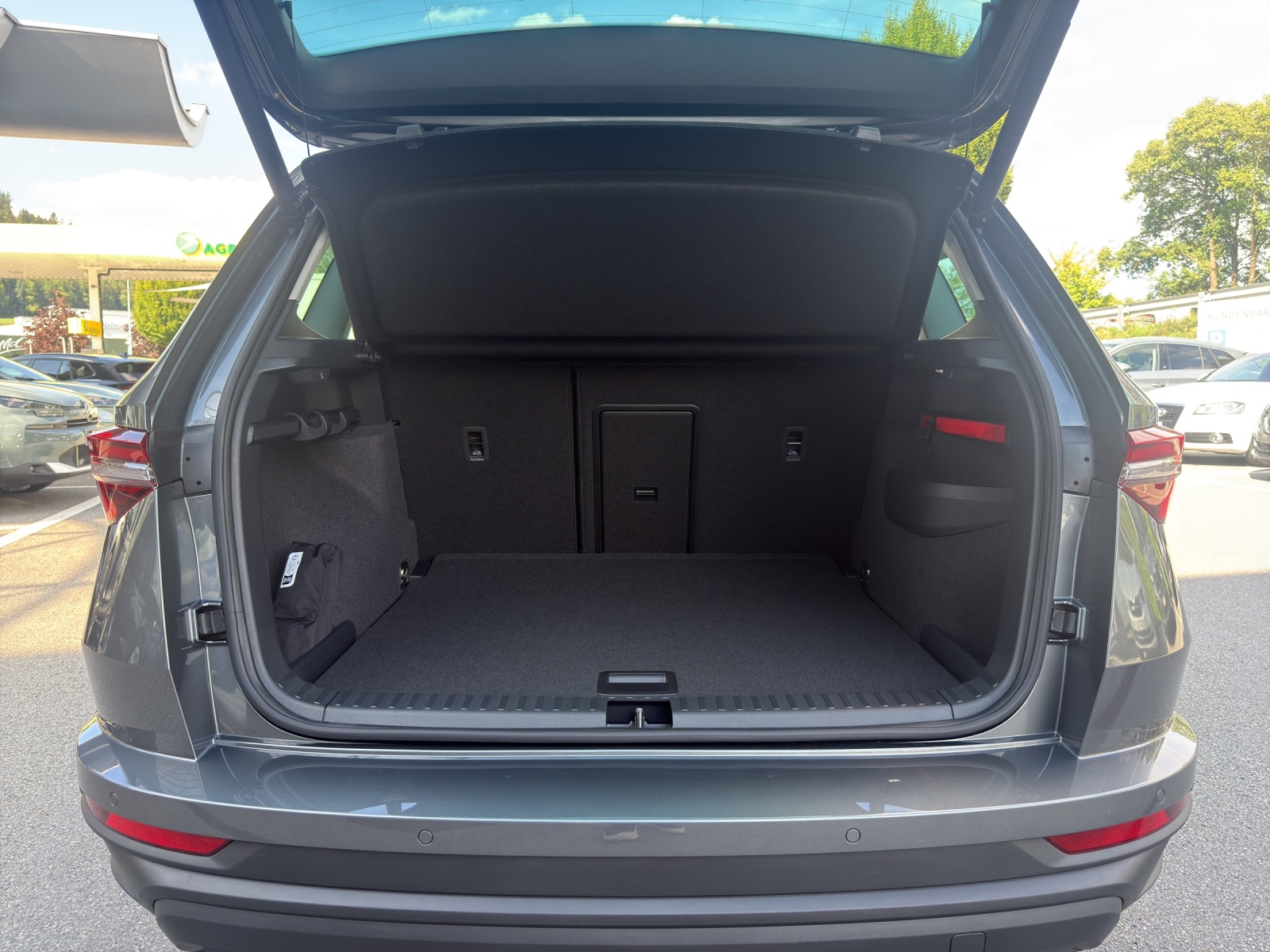 SKODA Karoq 2.0 TDI CR Dynamic 4x4 DSG-image-18