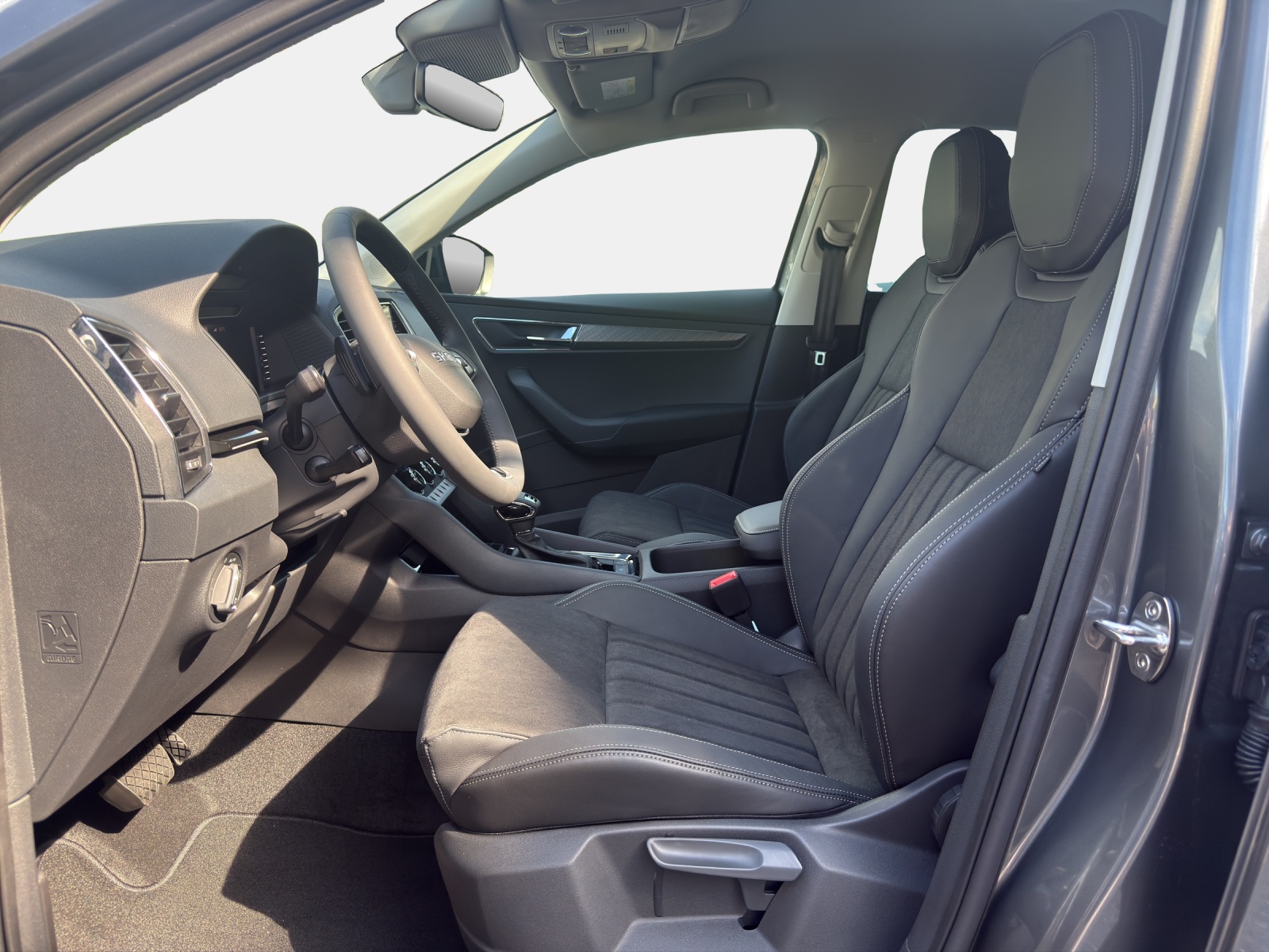 SKODA Karoq 2.0 TDI CR Dynamic 4x4 DSG-image-6