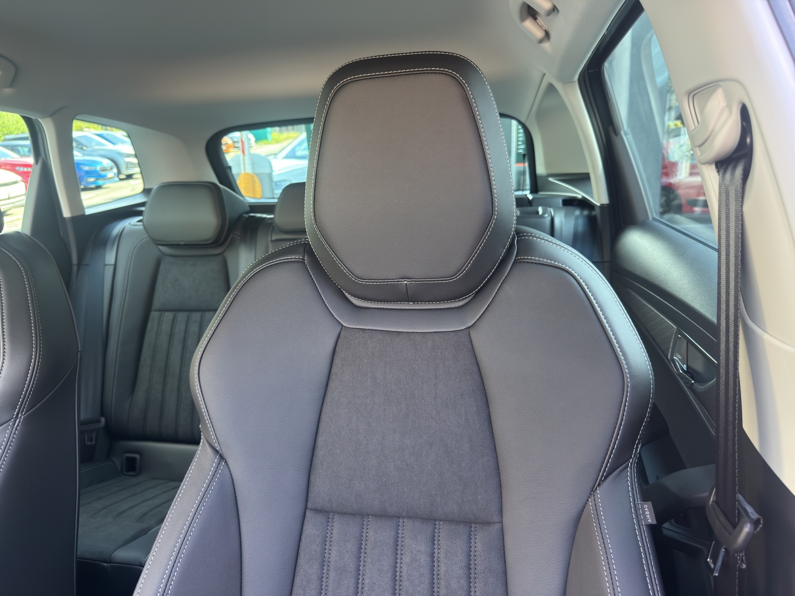 SKODA Karoq 2.0 TDI CR Dynamic 4x4 DSG-image-22