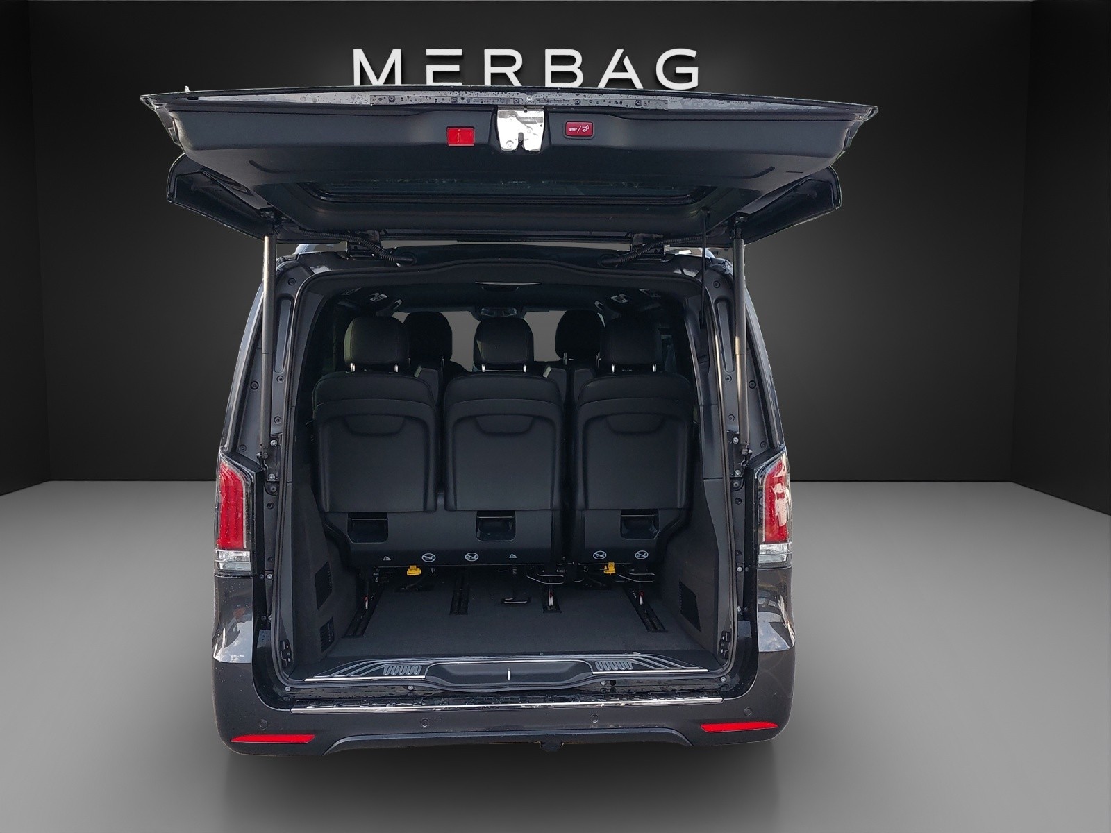 MERCEDES-BENZ V 300 d lang 4Matic Swiss Edition 9G-Tronic-image-9