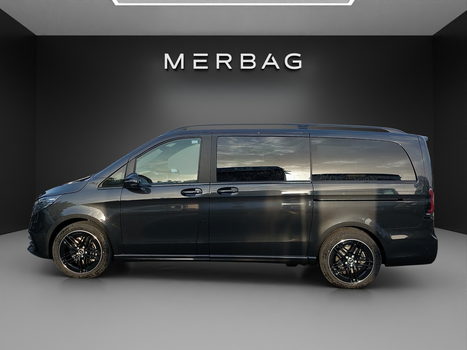 MERCEDES-BENZ V 300 d lang 4Matic Swiss Edition 9G-Tronic-image-4