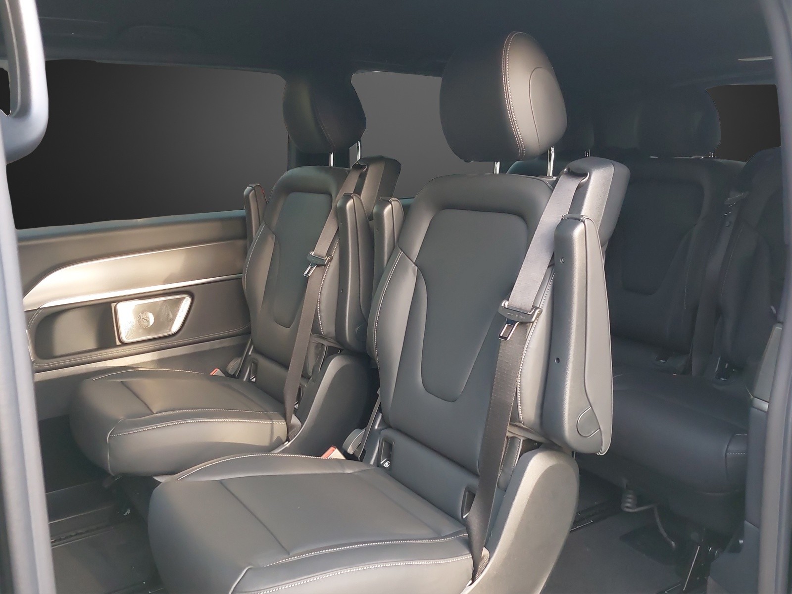 MERCEDES-BENZ V 300 d lang 4Matic Swiss Edition 9G-Tronic-image-7