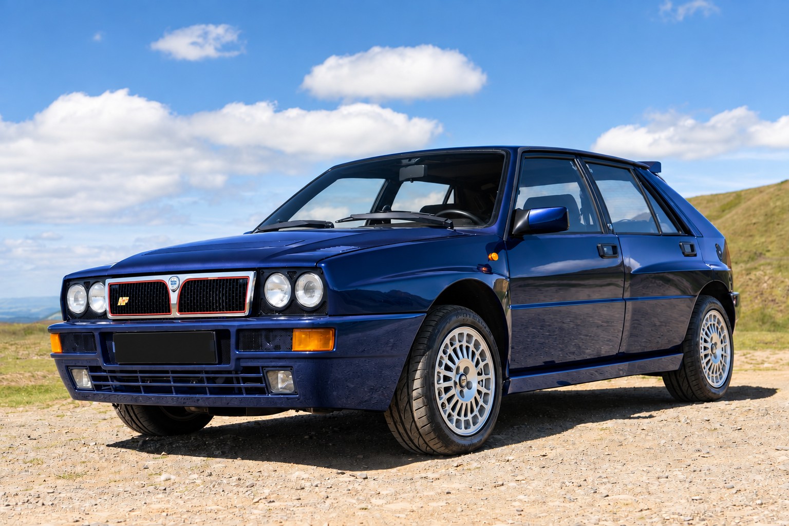 LANCIA Lancia Delta HF Integrale – Blu Madras | Ikone des Rallyesports-image-0