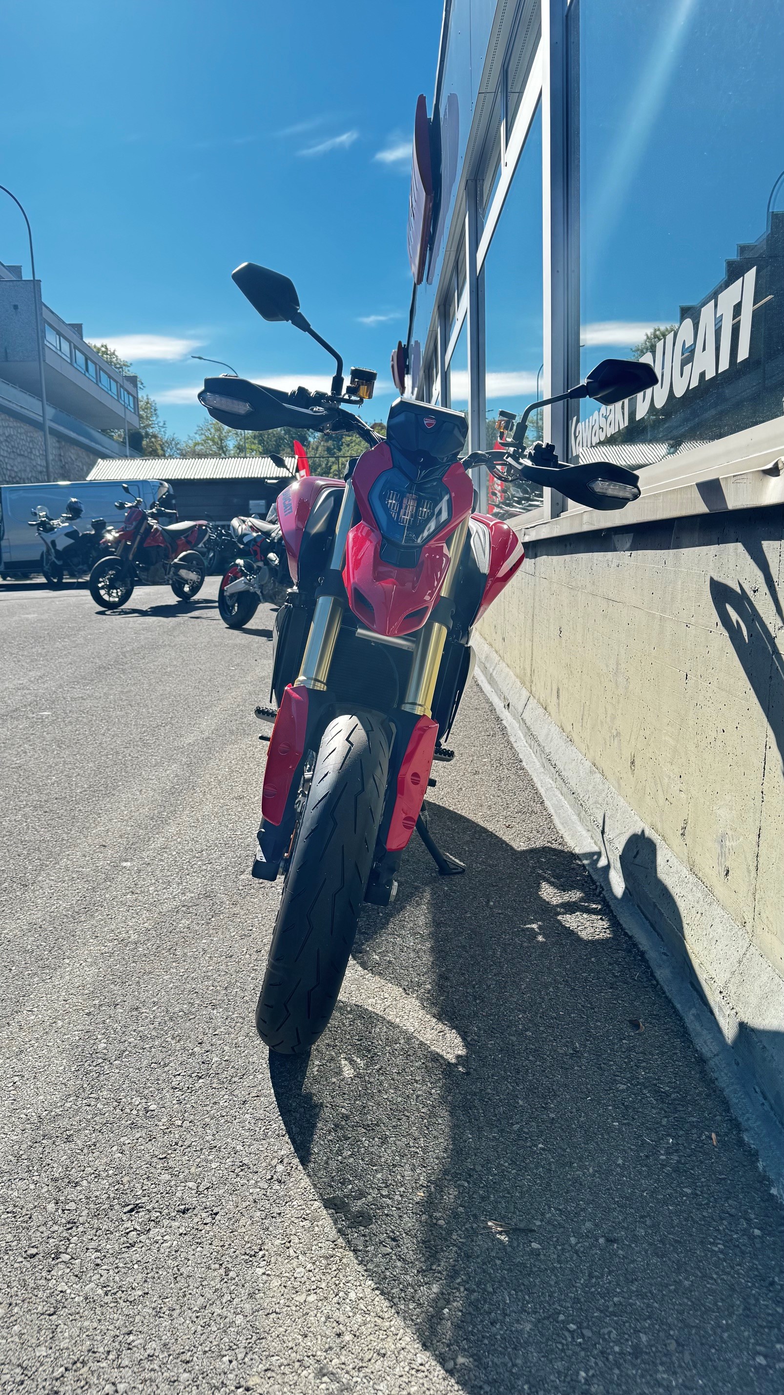 DUCATI Hypermotard V2 (35kW)-showroom-element-2