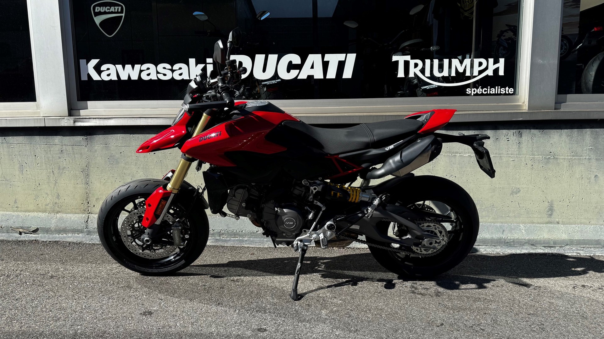 DUCATI Hypermotard V2 (35kW)-showroom-element-1