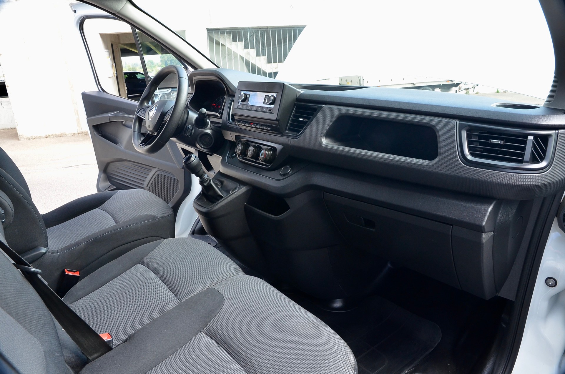 RENAULT Trafic Kaw. 2.8 t L1 H1 2.0 dCi Blue 110 Advance-image-15