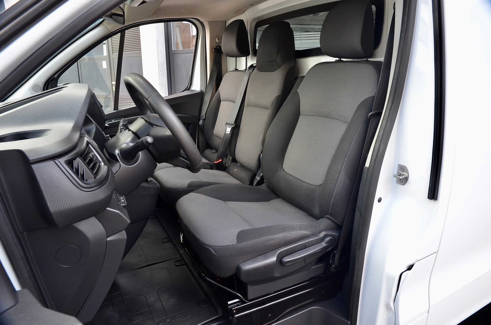 RENAULT Trafic Kaw. 2.8 t L1 H1 2.0 dCi Blue 110 Advance-image-9