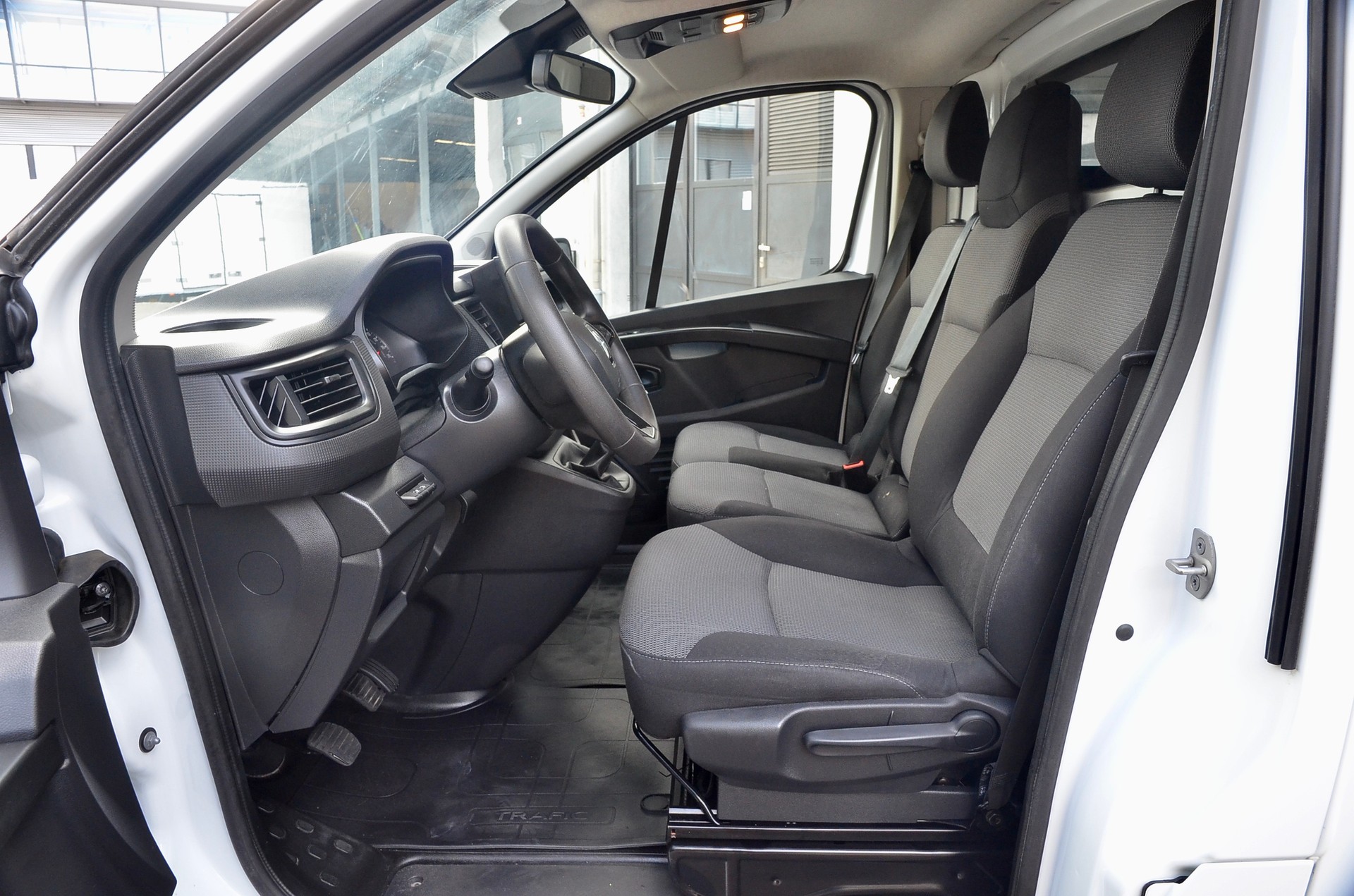 RENAULT Trafic Kaw. 2.8 t L1 H1 2.0 dCi Blue 110 Advance-image-1