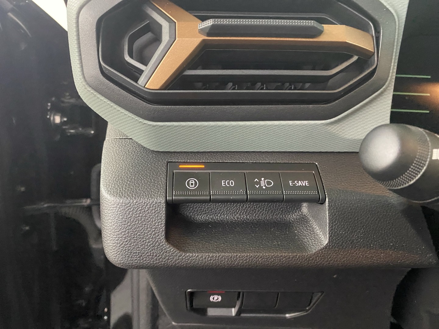 DACIA Duster HEV 140 Extreme-image-17