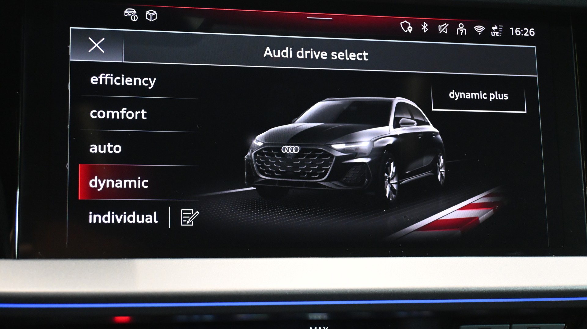 AUDI S3 Sportback TFSI quattro S-tronic-image-12