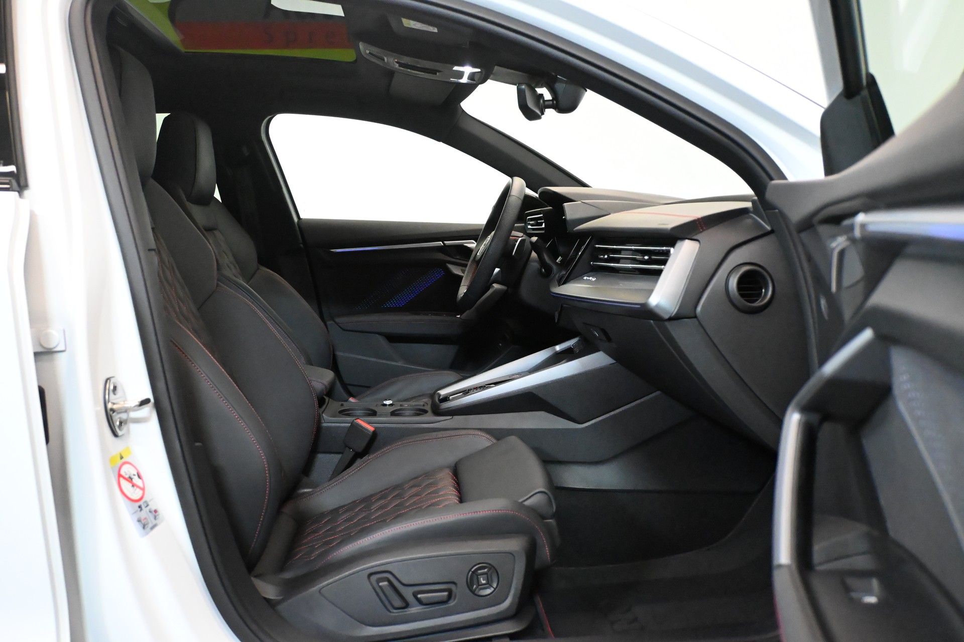 AUDI S3 Sportback TFSI quattro S-tronic-image-3