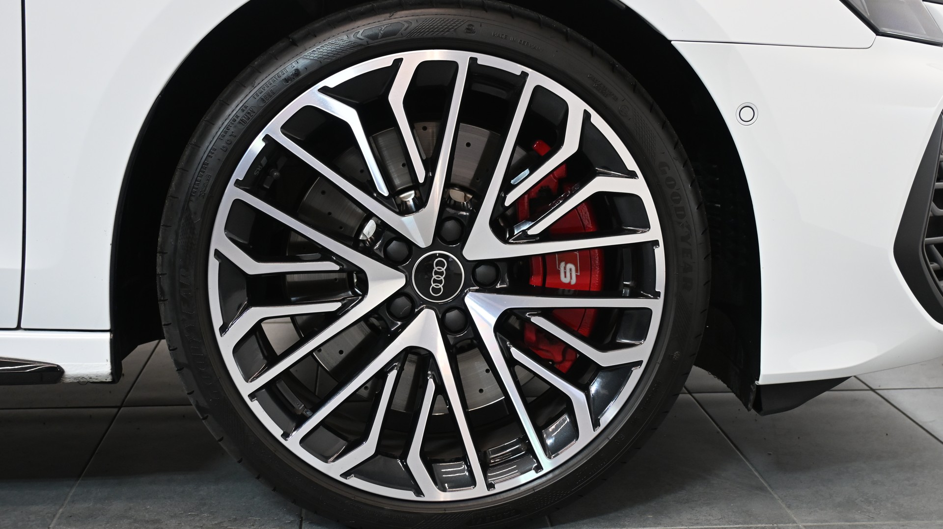 AUDI S3 Sportback TFSI quattro S-tronic-image-6
