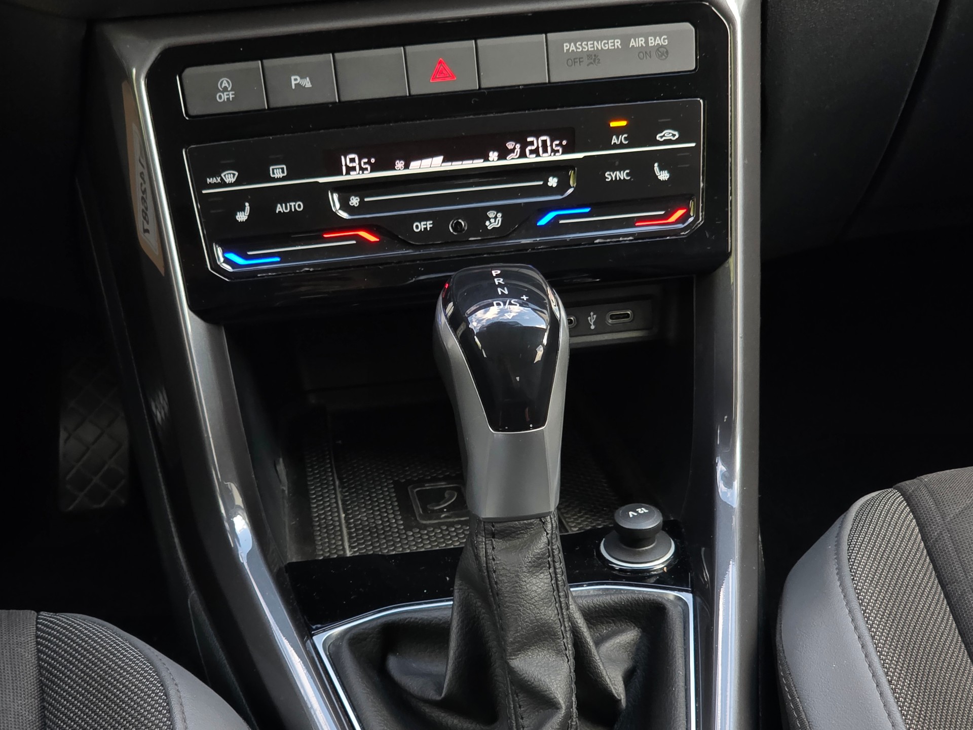 VW T-Cross 1.5 TSI EVO ACT Style DSG * Top Zustand *-image-17
