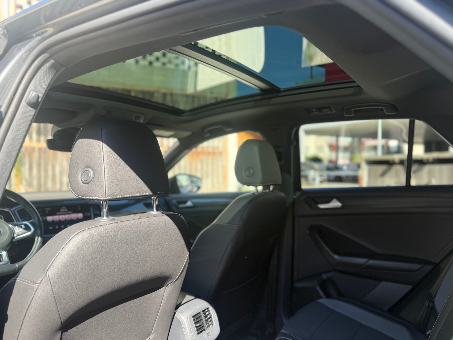 VW T-Roc 2.0 TSI Sport DSG 4Motion-image-7