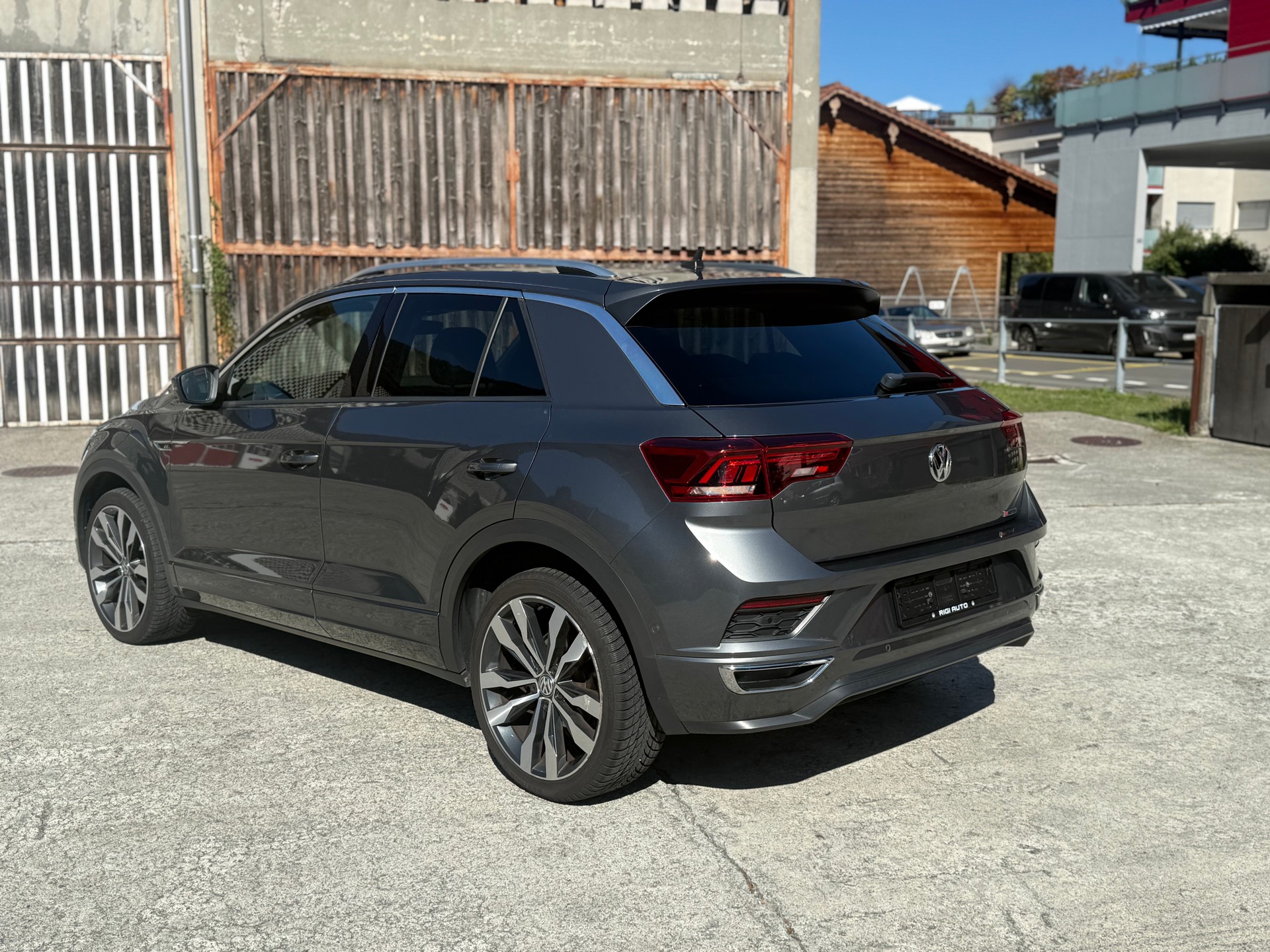 VW T-Roc 2.0 TSI Sport DSG 4Motion-image-2