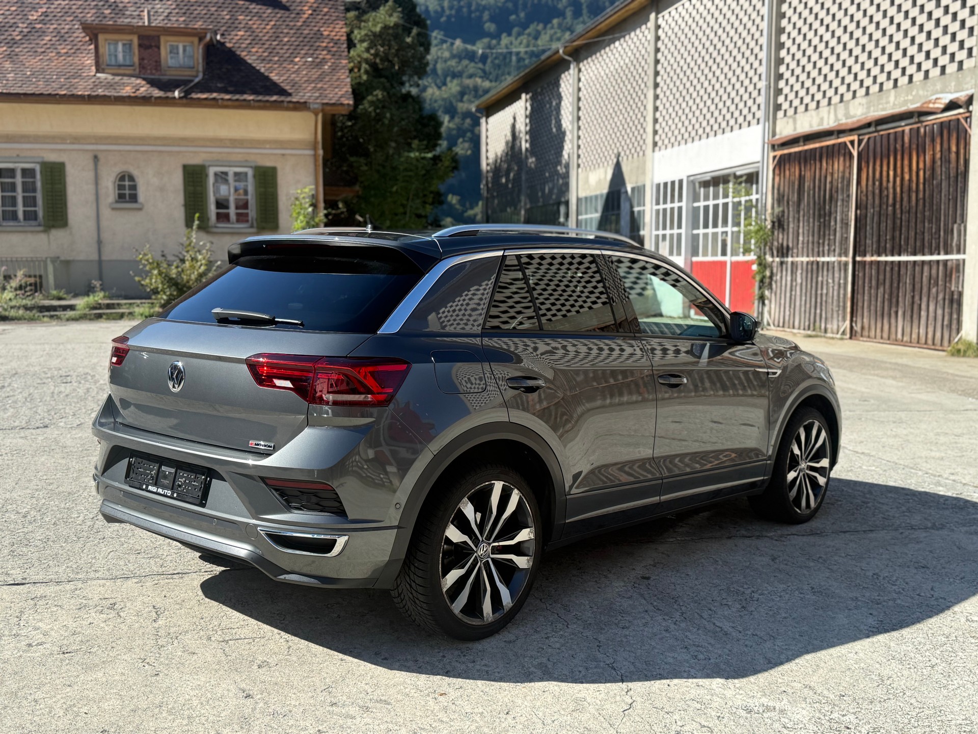 VW T-Roc 2.0 TSI Sport DSG 4Motion-image-3
