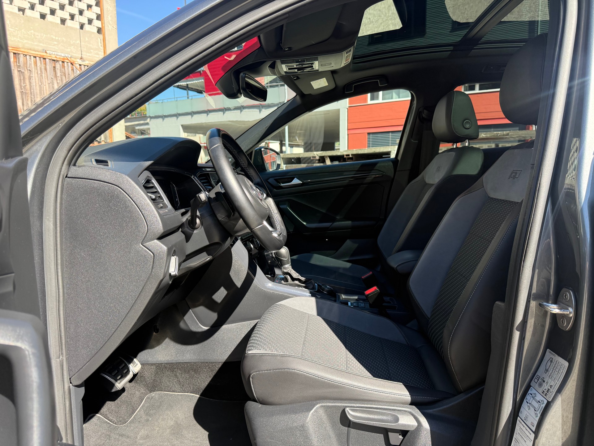 VW T-Roc 2.0 TSI Sport DSG 4Motion-image-8
