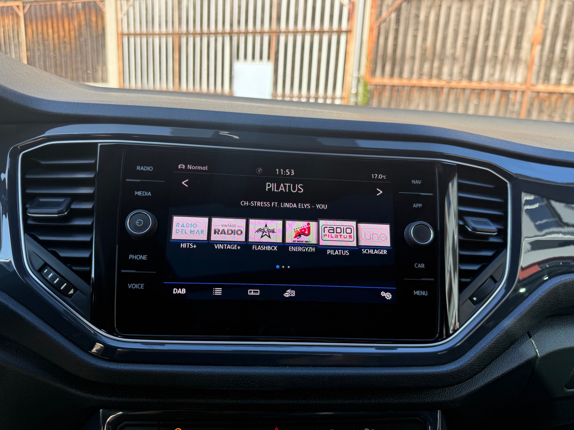 VW T-Roc 2.0 TSI Sport DSG 4Motion-image-16