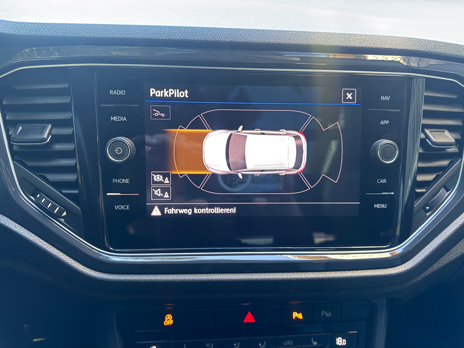VW T-Roc 2.0 TSI Sport DSG 4Motion-image-18