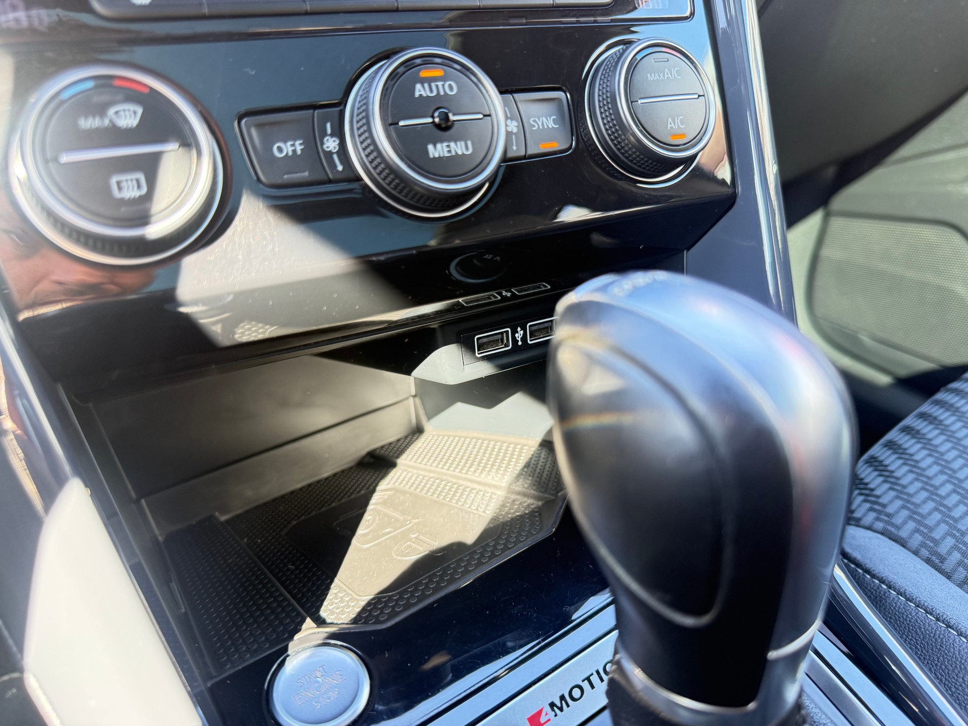 VW T-Roc 2.0 TSI Sport DSG 4Motion-image-14