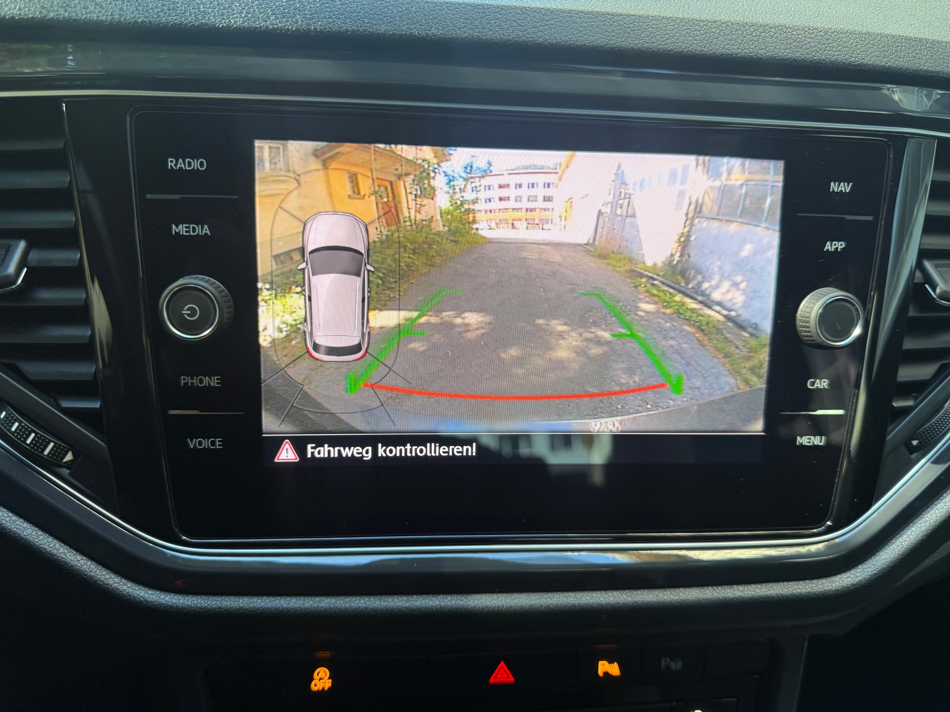 VW T-Roc 2.0 TSI Sport DSG 4Motion-image-17