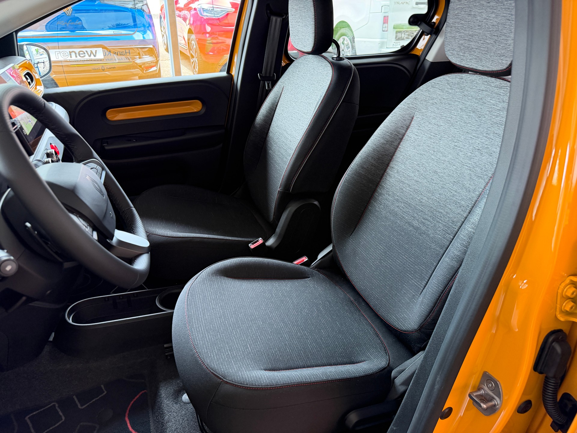 RENAULT Twingo E-Tech Urban Range techno-image-4