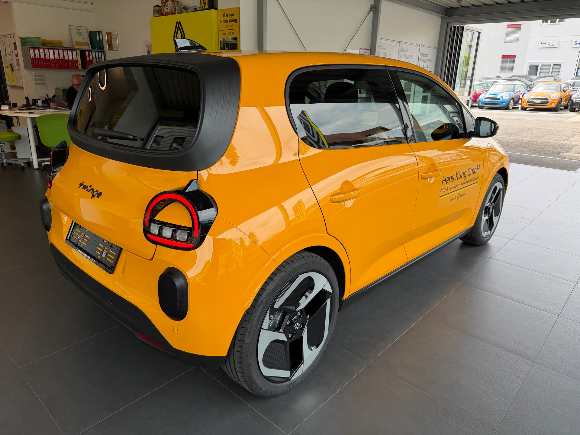 RENAULT Twingo E-Tech Urban Range techno-image-3
