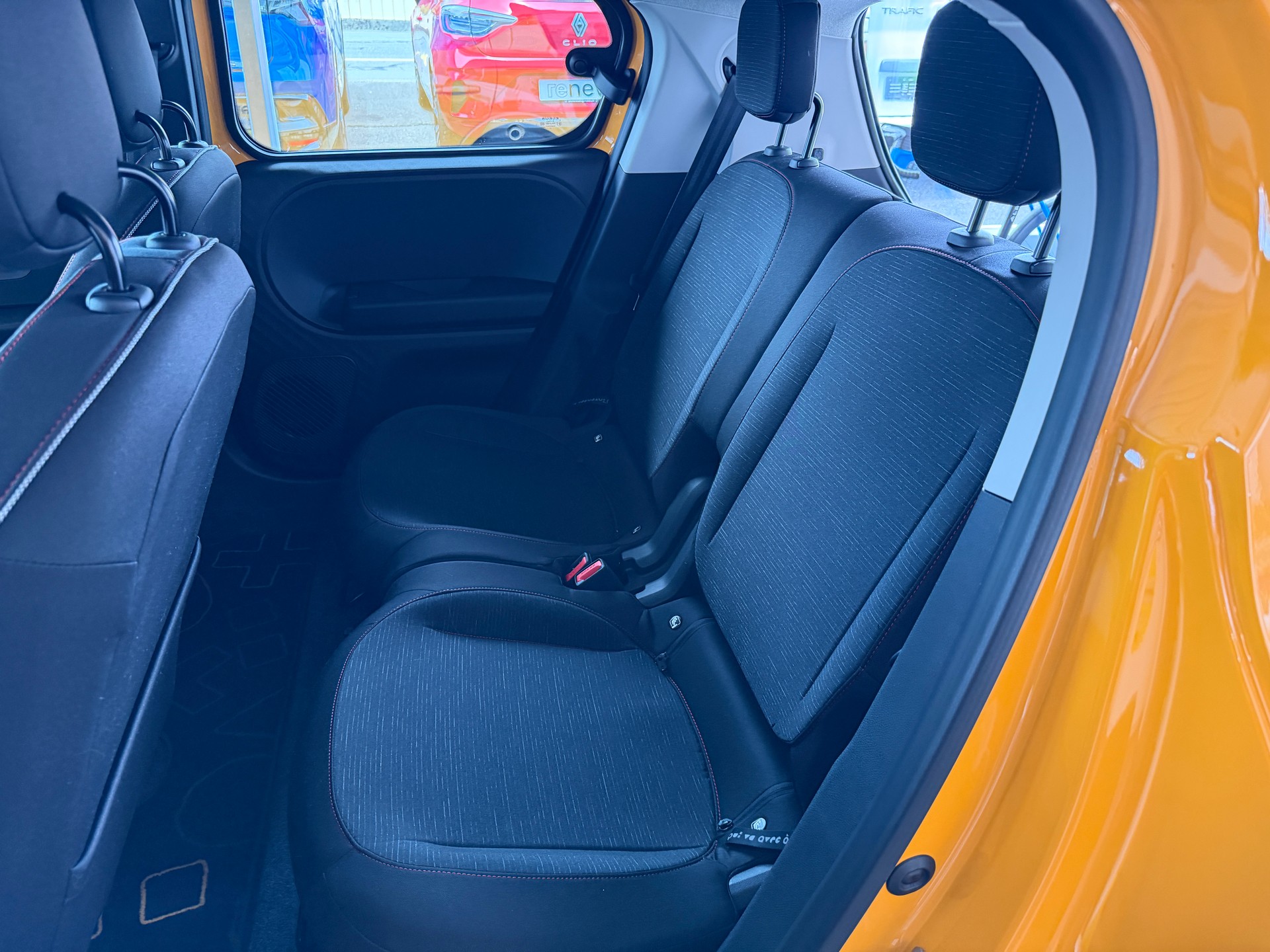 RENAULT Twingo E-Tech Urban Range techno-image-5